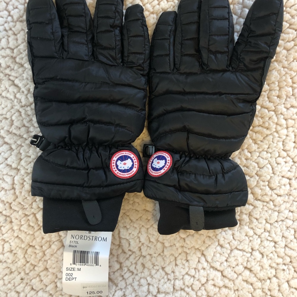 NWT Canada goose winter gloves